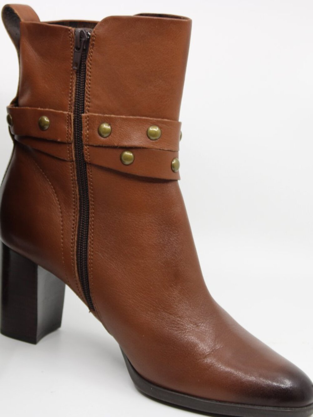 Born NWOT Women Ankle Boots 10M Brown Leather Side Zip 3" Round Block Heel Lined